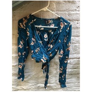 'FOREVER 21' Wrap Top